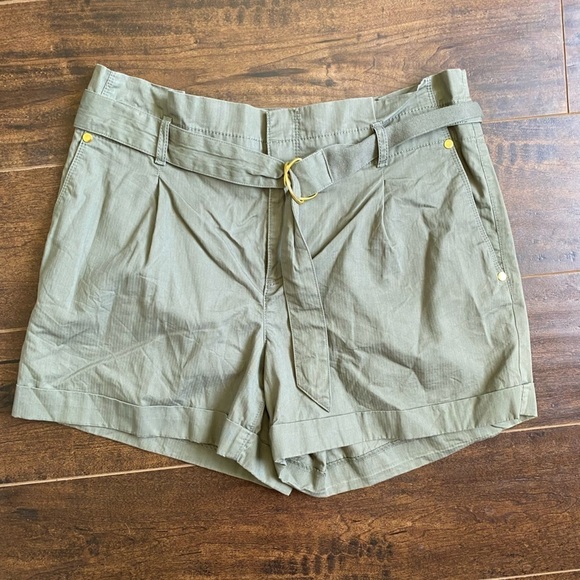 Loft Green Army Olive Green Belted Paperbag Shorts Neutral Normcore Size 6 - Picture 3 of 8